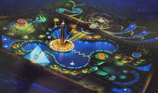 Phương án hai, ngoài các hạng mục trên, có thêm quảng trường và khu nhà điển hình các dân tộc thiểu số.  Nếu được phê duyệt, phương án này sẽ tiêu tốn 2.520 tỷ đồng, trong đó vốn ngân sách gần 780 tỷ, còn lại là ngân sách ngoài nhà nước (hơn 1.740 tỷ).  Chủ đầu tư dự kiến, chi phí hoạt động mỗi năm cho khu công viên văn hoá này rơi vào khoảng 375 tỷ và sẽ thu được 540 tỷ đồng từ tiền bán vé dịch vụ tham quan và các nguồn thu khác