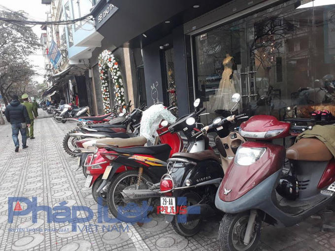 Tuyến phố Đào Tấn.