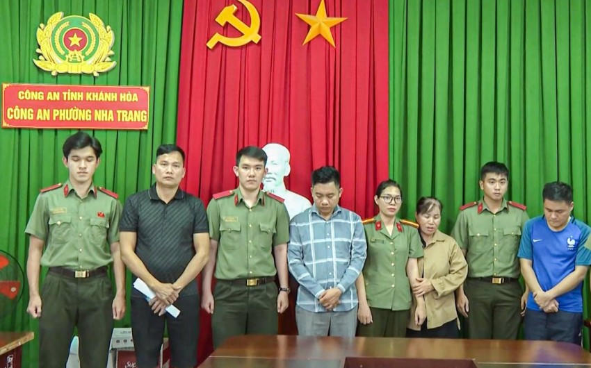 Nhóm nghi can bị bắt giữ.