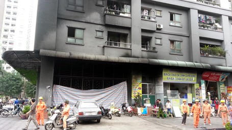 Hình ảnh chung cư CT4 Xa La của Doanh nghiệp tư nhân xây dựng số 1 Điên Biên bị chay vào tháng 10/2015