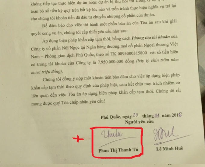 Chữ ký bà Tú trong "Đơn yêu cầu áp dụng biện pháp khẩn cấp tạm thời" (20/1/2016).