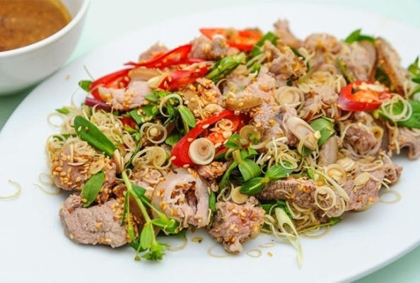 Món tái dê Hoa Lư.