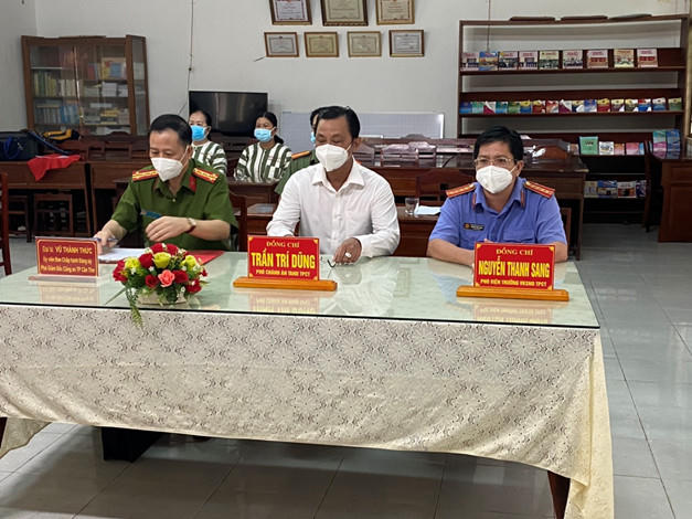 Đại diện lãnh đạo Cơ quan Công an, Tòa án và Viện kiểm sát thành phố Cần Thơ tham dự buổi công bố Quyết định đặc xá năm 2021