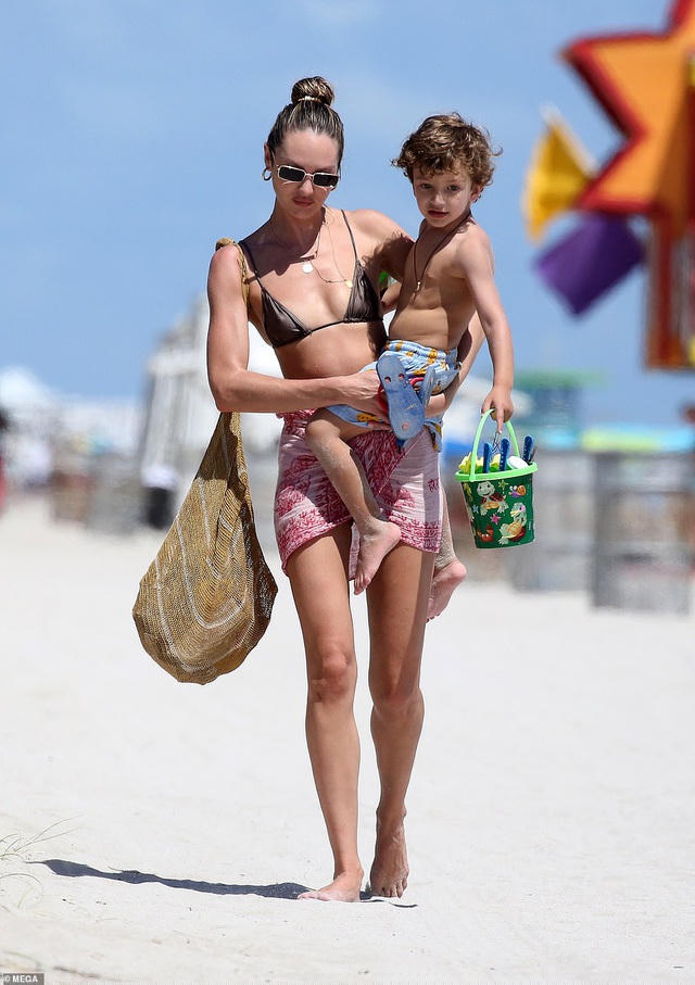 Chân dài người Nam Phi nói, cô tuân thể chế độ ăn uống rất lành mạnh