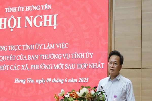 Ông Nguyễn Hữu Nghĩa, Bí thư Tỉnh ủy Hưng Yên phát biểu tại hội nghị.