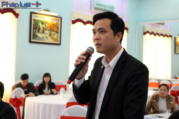 Đại diện tỉnh Đoàn, quản lý các doanh nghiệp nhỏ đưa ra thắc mắc trong buổi giao lưu. (Ảnh: Đức Biên)
