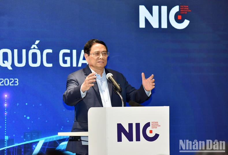 [Ảnh] Thủ tướng Phạm Minh Ch&iacute;nh thăm Trung t&acirc;m Đổi mới s&aacute;ng tạo Quốc gia ảnh 7
