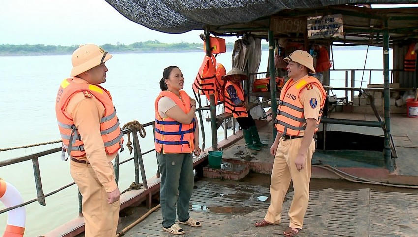 Kiểm soát hoạt động vận tải hành khách trên sông.