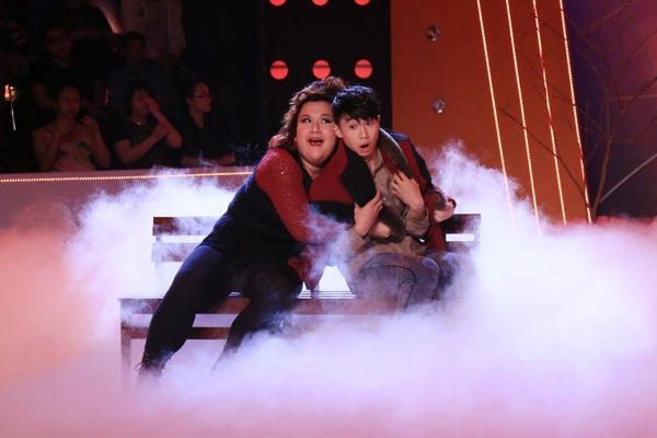 Bộ đôi Thủy Tiên – Sơn Lâm xua tan cái nóng Sài Gòn bằng cái lạnh mùa đông trong tiết mục đầu tiên. Ảnh: Internet