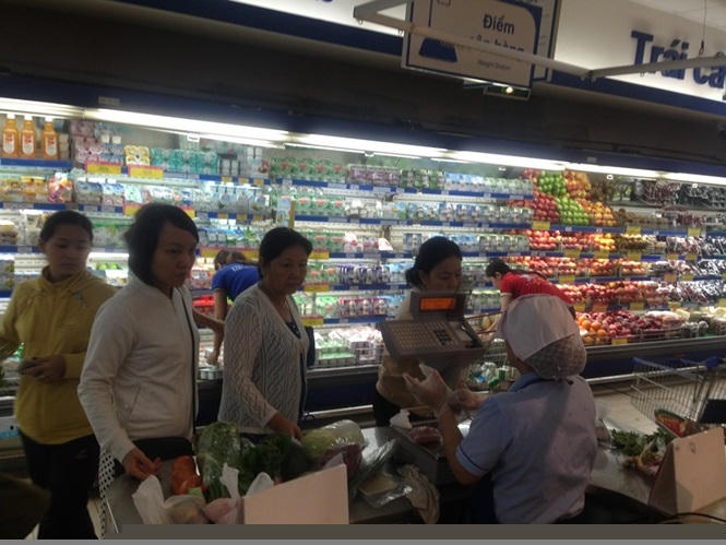 Ngày đầu nghỉ lễ 2/9: Siêu thị đông ngẹt, thực phẩm nhảy giá - ảnh 6