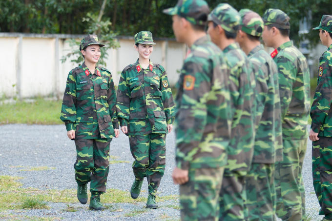 H&agrave; Thu bất ngờ trở th&agrave;nh chiến sỹ ph&ograve;ng ch&aacute;y chữa ch&aacute;y