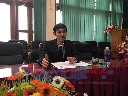 Ông Nguyễn Viết Hưng - Phó Giám đốc Sở Nội vụ tỉnh Sơn La làm việc với phóng viên, ngày 22/12. Ảnh: Loan Bảo.