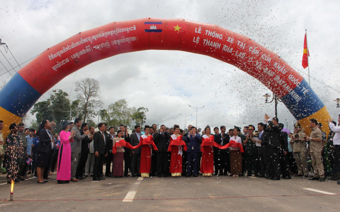 Buổi lễ thông xe của Chính phủ Việt Nam và Vương quốc Campuchia