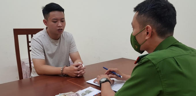 Đối tượng tại công an.
