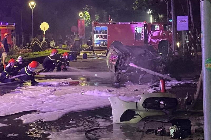 Hình ảnh chiếc xe tại hiện trường.