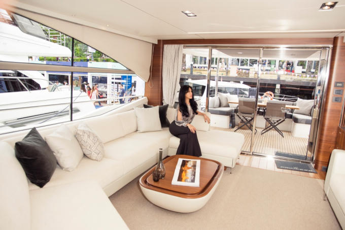 Năm nay, NTK gốc Việt Trisha Vu sẽ có buổi trình diễn BST thời trang mới trong khuôn khổ triển lãm du thuyền và Hoa hậu quý bà quốc tế 2018 Loan Vương là một trong số những khách mời tới dự buổi trình diễn của NTK xinh đẹp, tài năng này.