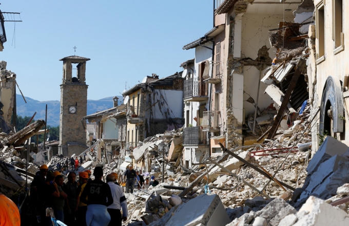 Thị trấn Amatrice đã bị san phẳng 3/4. (Ảnh: RT)