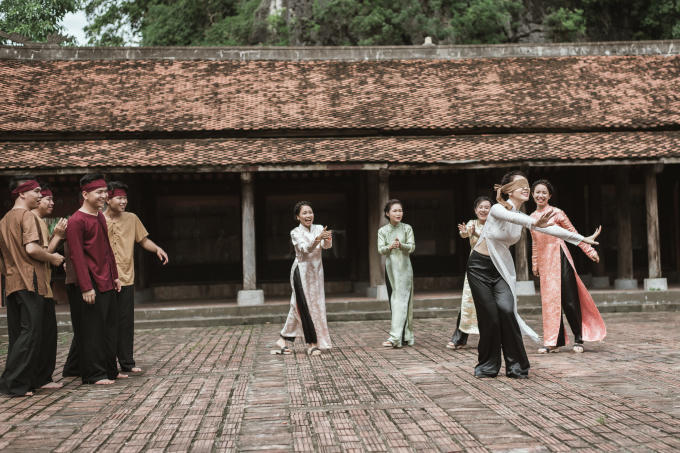 MC Hạnh Ph&uacute;c sợ chồng &Aacute; hậu Thụy V&acirc;n ghen v&igrave; cảnh diễn qu&aacute; t&igrave;nh tứ