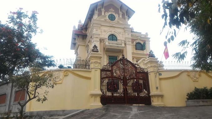 Biệt thự của ông Trần Văn Khâm sai phép những vẫn ngang nhiên tồn tại.