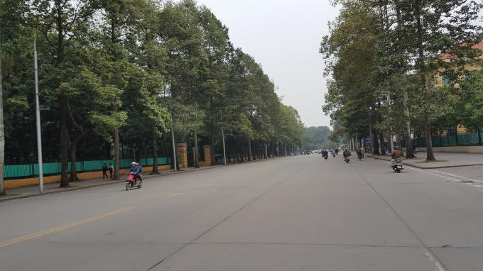 Đường Hùng Vương (hướng đi Hồ Tây).
