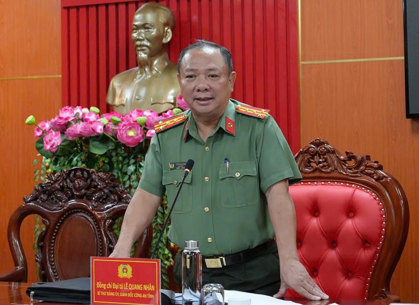 Đại tá Lê Quang Nhân, Giám đốc Công an tỉnh Bình Thuận chủ trì cuộc họp triển khai sắp xếp, tinh gọn tổ chức bộ máy Công an tỉnh.