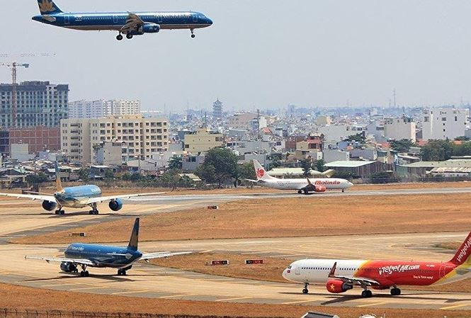 Đường sắt &ldquo;ch&aacute;y v&eacute;&rdquo;, h&agrave;ng kh&ocirc;ng tăng chuyến kỷ lục
