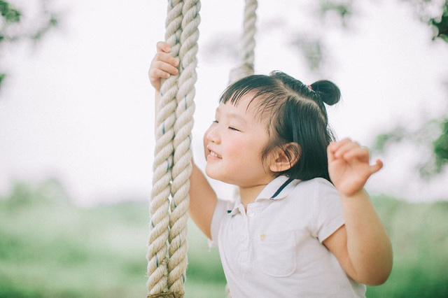 Tép là khách hàng của nữ nhiếp ảnh, em được mẹ đưa đến để chụp ảnh kỷ niệm 3 tuổi.