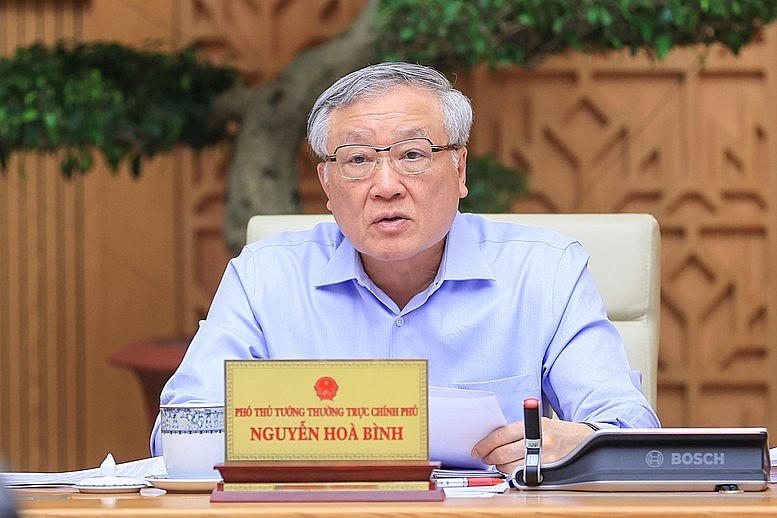 Phó Thủ tướng Thường trực Nguyễn Hòa Bình phát biểu tại phiên họp - Ảnh: VGP/Nhật Bắc