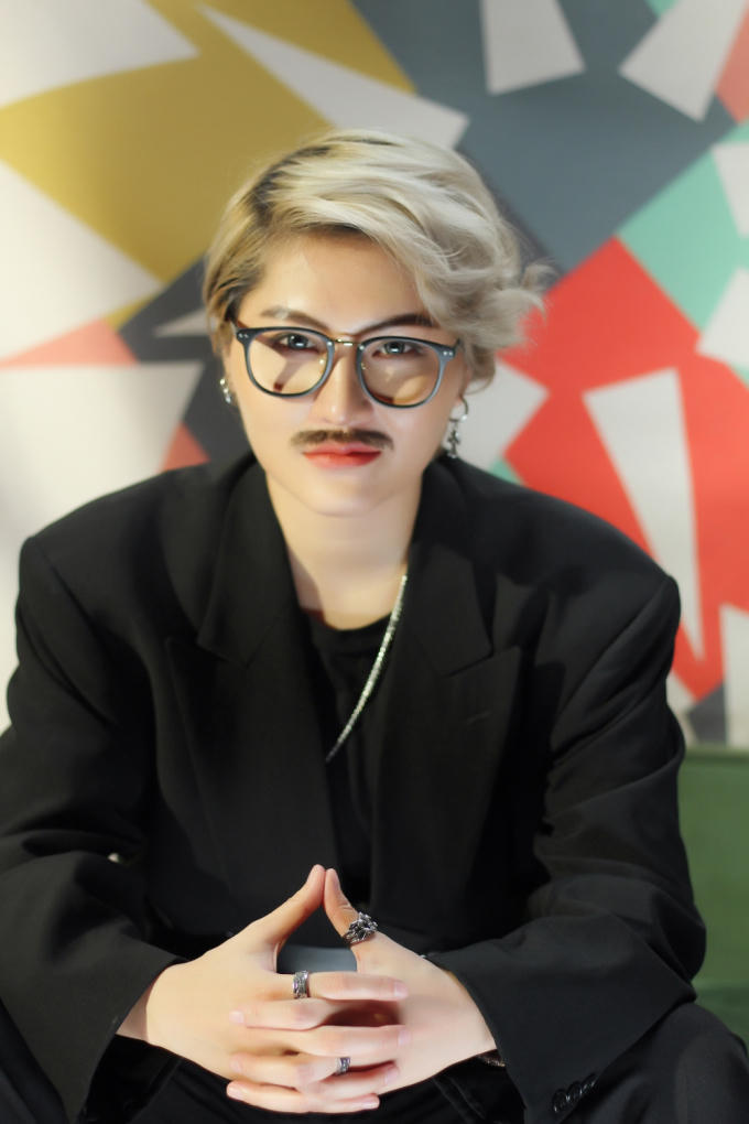 MV “Không Bình Thường” được thực hiện với chi phí khá thấp.