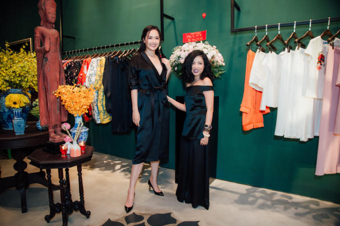 Lê Âu Ngân Anh khoe đường cong nóng bỏng với vòng eo 58