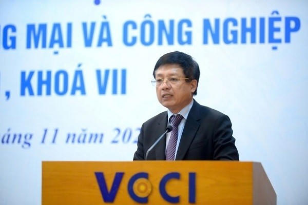 Tân Chủ tịch VCCI – Hồ Sỹ Hùng phát biểu tại hội nghị.