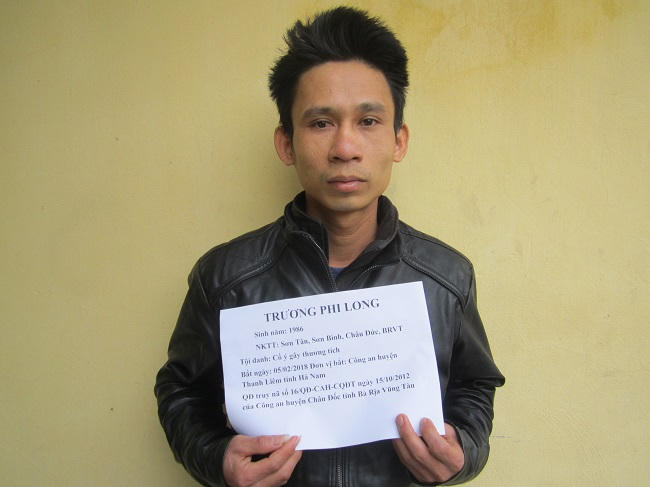 Công an huyện Thanh Liêm, Hà Nam đã bắt được đối tượng trốn truy nã 8 năm Trương Phi Long khi  đang lẩn trốn trong chùa.