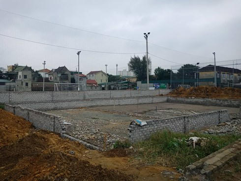 Dù được giao phụ trách địa bàn nhưng nhiều cán bộ, nhân viên của Đội QLTTĐT TP Vinh “vẫn không phát hiện được” công trình xây dựng trái phép cho đến khi được người dân tố giác?!