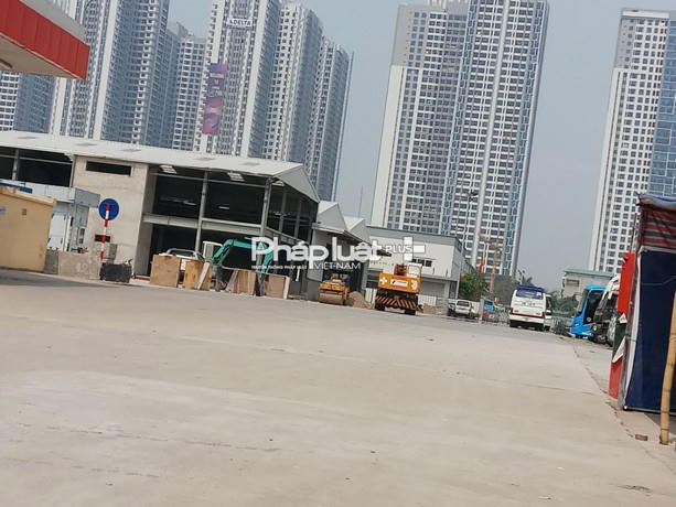 Tại khu đất nhiều công trình kiên cố đang đươc xây dựng và hoàn thiện