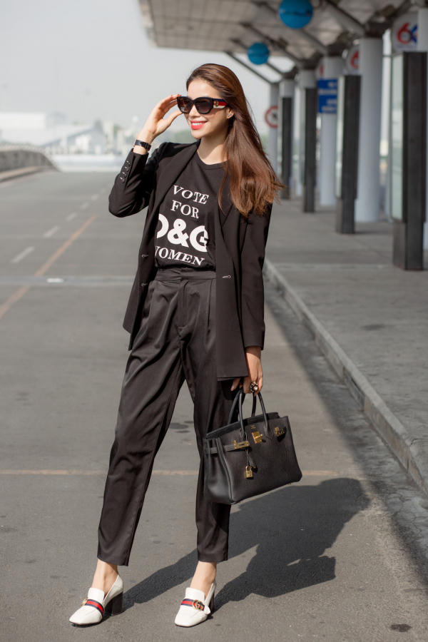 Hoa hậu Phạm Hương mang đặc sản c&agrave; ph&ecirc;, hạt điều sang Indonesia tặng c&aacute;c hoa hậu