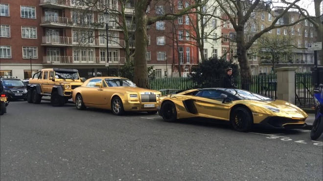 Bộ sưu tập xe của Turki bin Abdullah có một chiếc Mercedes-Benz G63 AMG 6X6 và Lamborghini Aventador SuperVeloce, cả hai đều có giá 500.000 USD. Ảnh: SCMP.