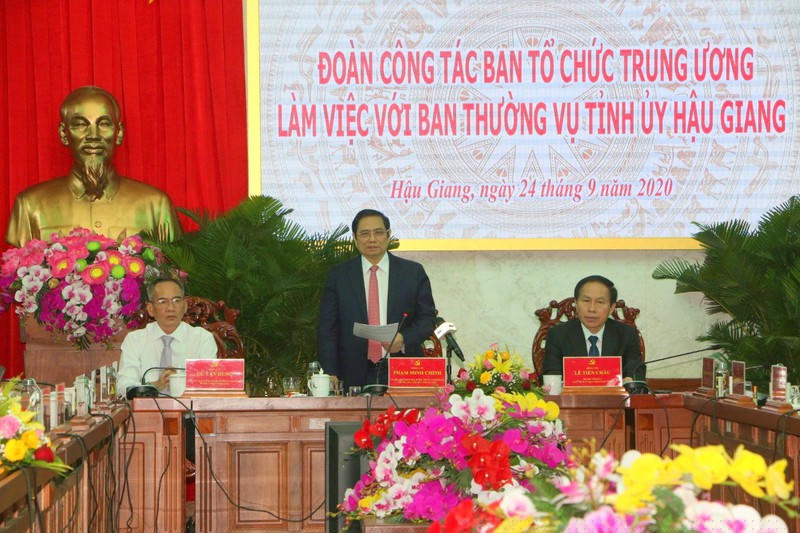 Đồng chí Phạm Minh Chính tin tưởng đồng chí Lê Tiến Châu với năng lực, trí tuệ, bản lĩnh vững vàng… sẽ kế thừa các thế hệ lãnh đạo tại Hậu Giang hoàn thành tốt các nhiệm vụ của Trung ương.