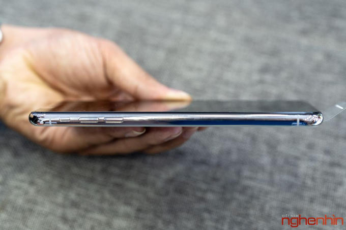 Cận cảnh iPhone XS Max 256GB đầu ti&ecirc;n tại Việt Nam