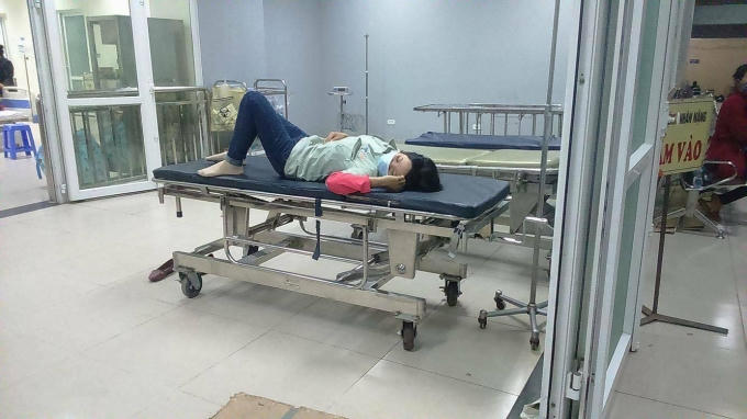 Bắc Giang: H&agrave;ng trăm c&ocirc;ng nh&acirc;n bị ngộ độc sau bữa ăn tối?