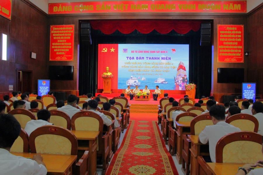 Quang cảnh buổi tọa đàm