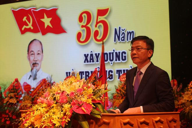 Bộ trưởng vui mừng nhận thấy sau 35 năm xây dựng và phát triển, Ngành Tư pháp tỉnh Bắc Giang đã trưởng thành về nhiều mặt. (Nguồn: Pháp luật Việt Nam)