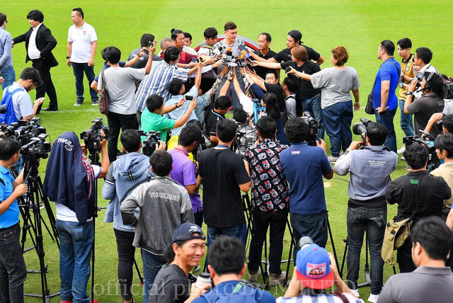 Văn Lâm thực sự tạo cơn sốt lớn với truyền thông Thái Lan.