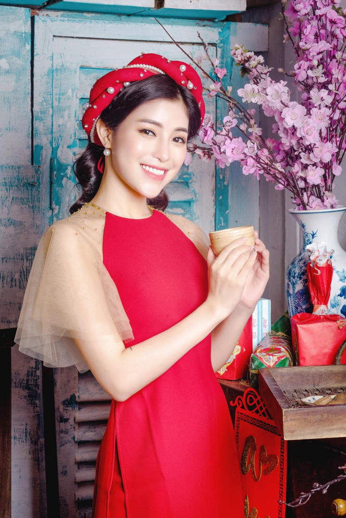 Ngọc &Aacute;nh tung bộ  ảnh ch&agrave;o xu&acirc;n c&ugrave;ng th&ocirc;ng điệp