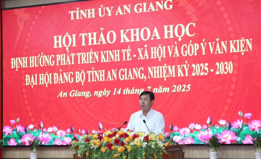 Bí thư Tỉnh ủy An Giang Nguyễn Tiến Hải phát biểu chỉ đạo