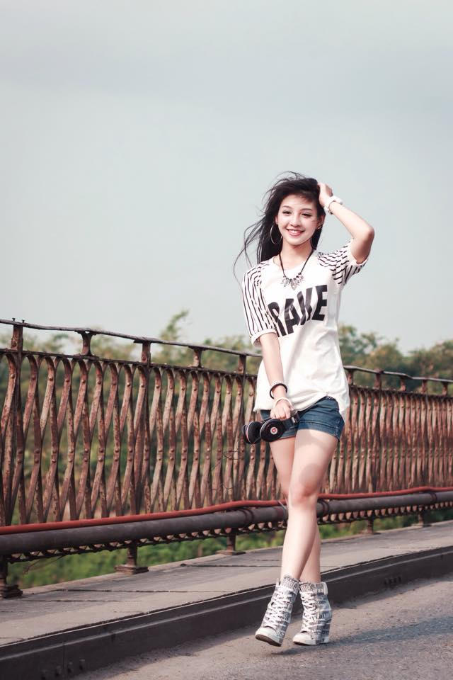 Chân dài đình đám showbiz “đổ xô” đi thi Hoa hậu Hoàn vũ 2017