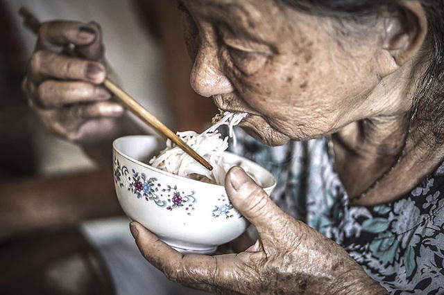 Bún là món ăn yêu thích nhất của bà.