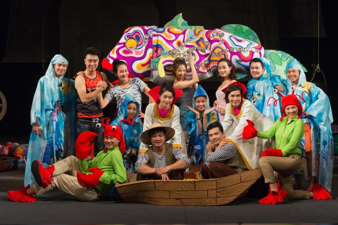 Dàn diễn viên Nhà hát Tuổi trẻ tham gia diễn xuất "Ông lão đánh cá và con cá vàng"