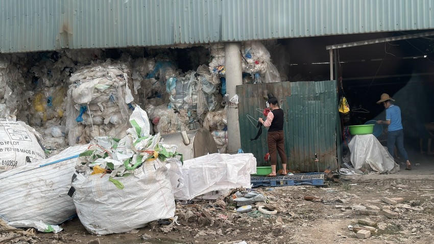 Đề xuất cá nhân, hộ gia đình không phân loại chất thải sinh hoạt sẽ bị xử phạt.