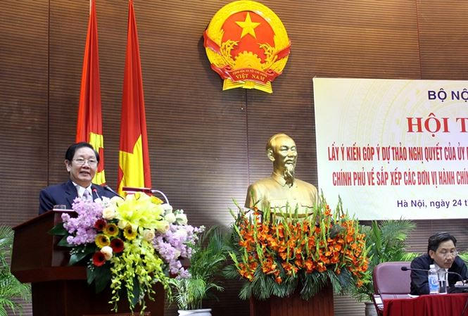 Bộ trưởng Lê Vĩnh Tân phát biểu tại hội thảo.