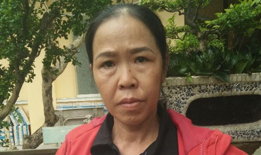 Bà Ái hiện đang ở nhờ một ngôi chùa để chờ thông tin từ phía cơ quan chức năng.